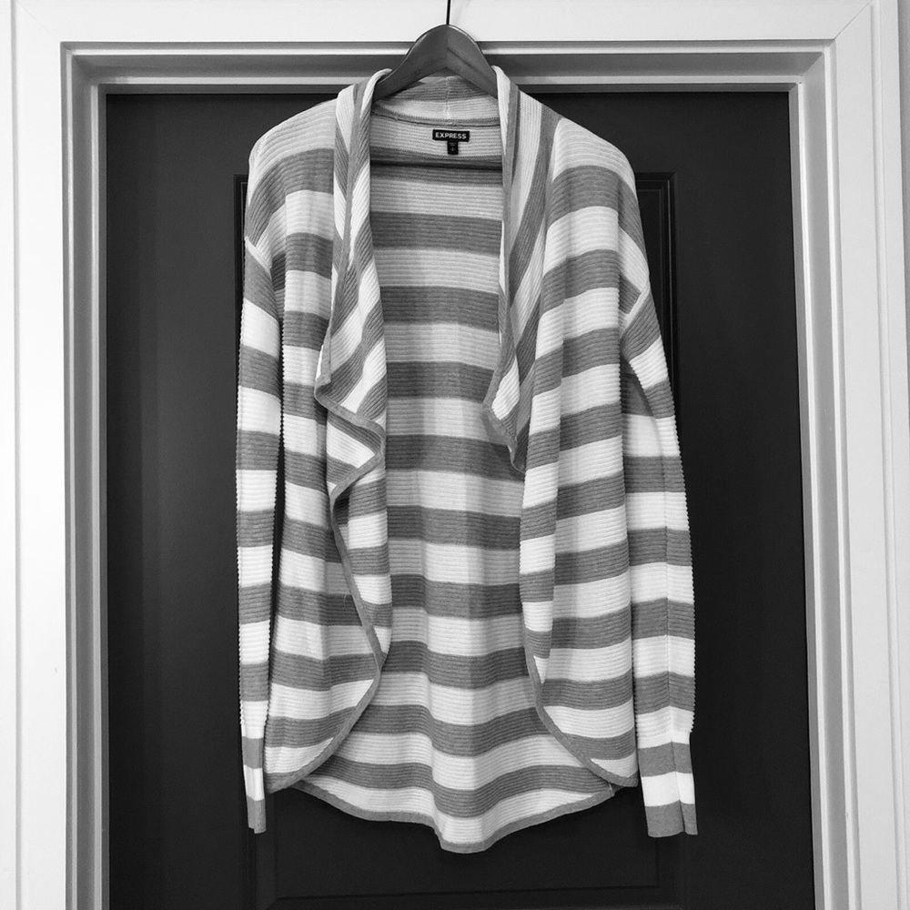 NWOT Express Gray & White Striped Open Cardigan in Size Small